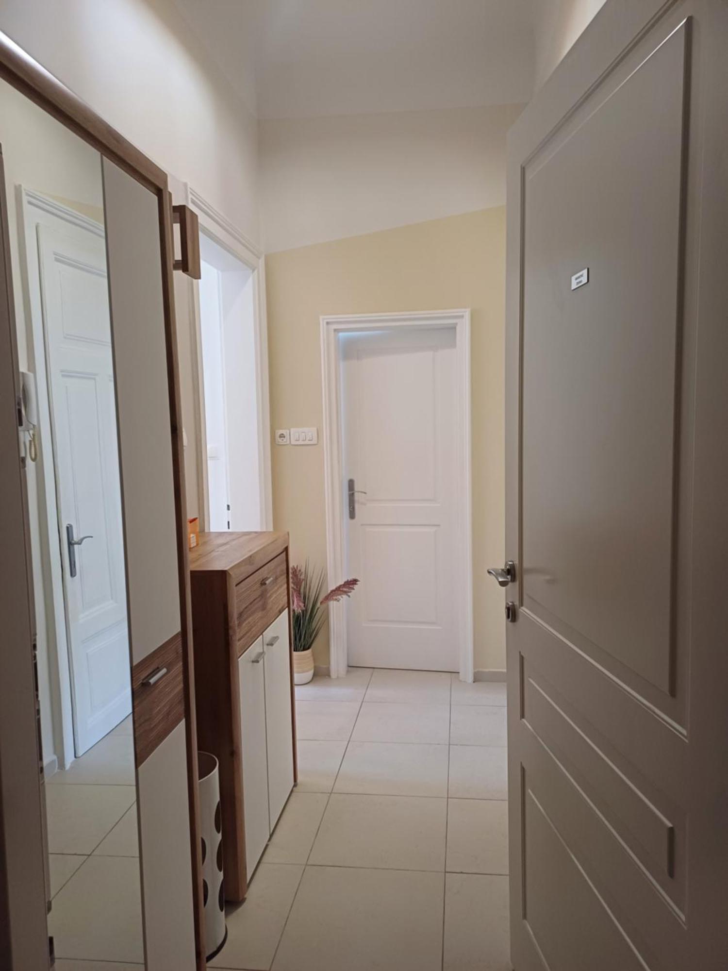 Apartment Zdenka - 100 M From The Beach Abbazia Esterno foto
